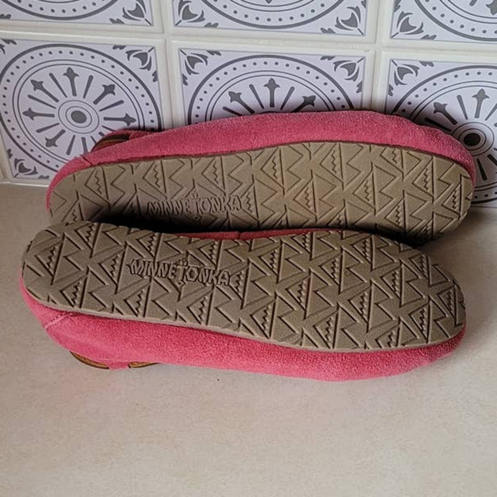 Minnetonka Pink Suede and Shearling Girl's Slipper Moccasins Size 2 - Picture 5 of 5